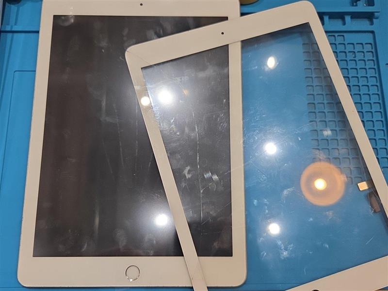 iPad5の画面割れ修理、最短即日でご対応します！【スマホ修理工房 池袋P'パルコ店】